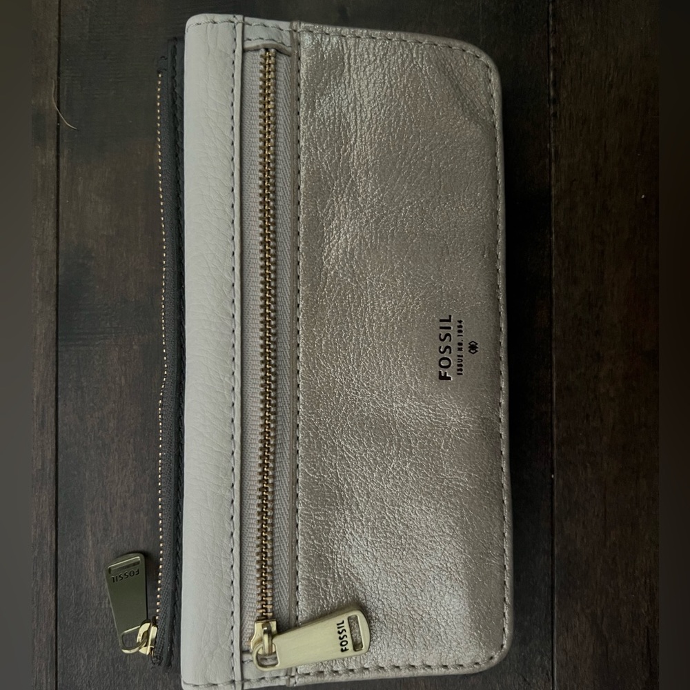 Fossil Walllet